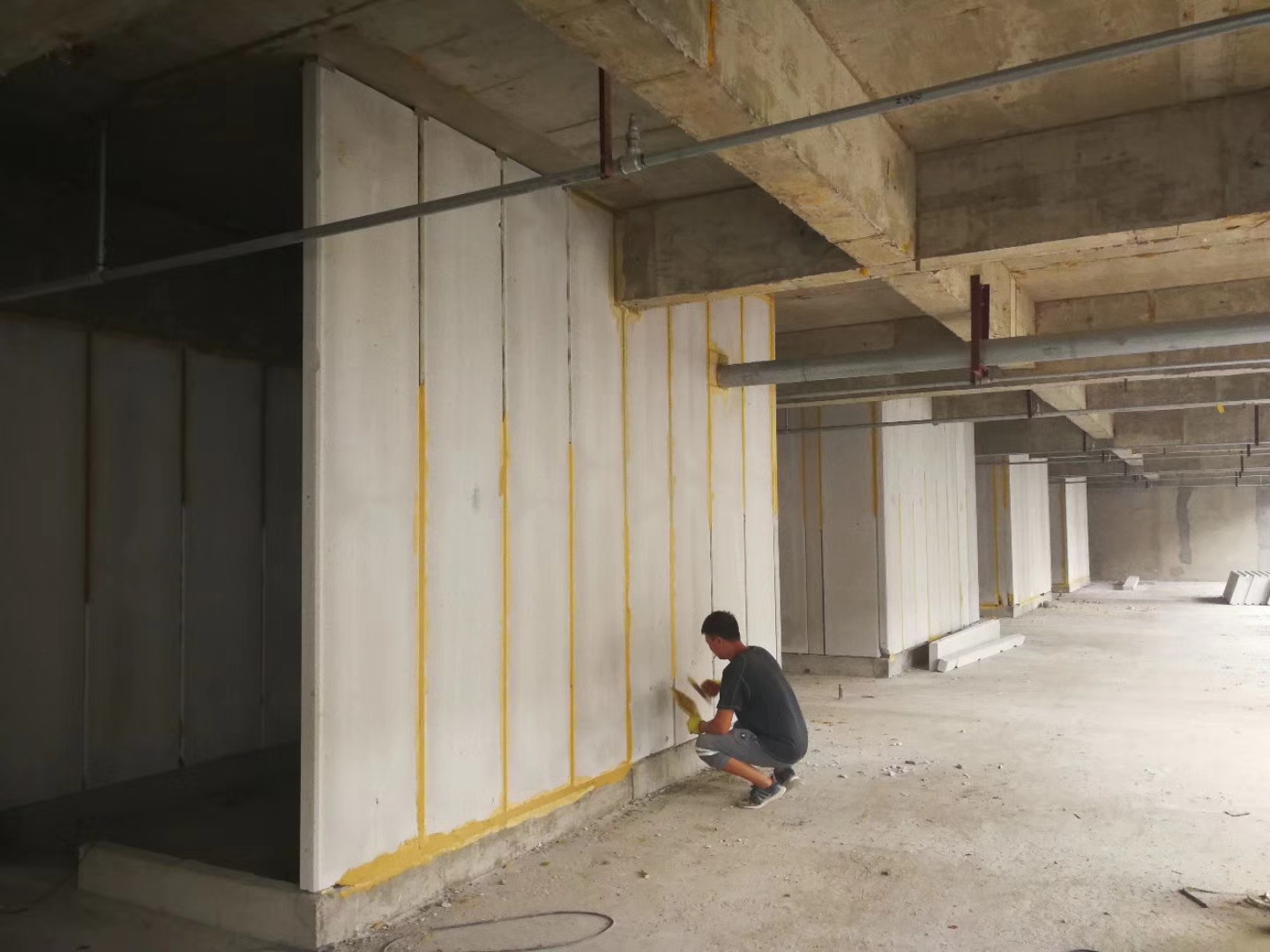 双城无机发泡轻骨料混凝土隔墙板施工技术性能研究